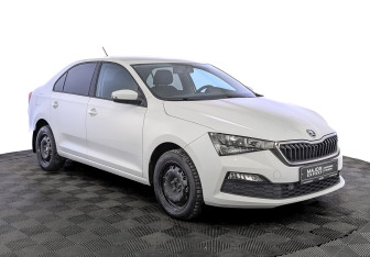 Подержанный автомобиль Skoda Rapid Liftback 2021 года (3 фото)