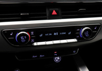 Подержанный автомобиль Audi A4 Sedan 2016 года (11 фото)