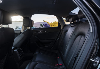Подержанный автомобиль Audi A6 Sedan 2015 года (14 фото)