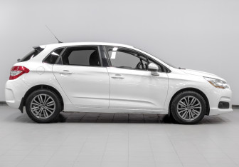 Подержанный автомобиль Citroen C4 Hatchback 2014 года (4 фото)