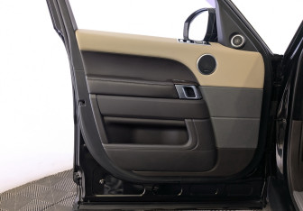 Подержанный автомобиль Land Rover Range Rover Sport 2018 года (19 фото)