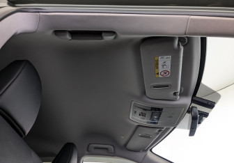 Подержанный автомобиль Lexus RX 2021 года (23 фото)