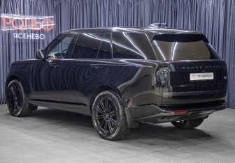 Подержанный автомобиль Land Rover Range Rover 2023 года (7 фото)