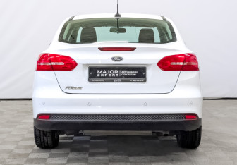Подержанный автомобиль Ford Focus Sedan 2018 года (6 фото)