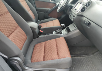 Подержанный автомобиль Volkswagen Tiguan 2011 года (9 фото)