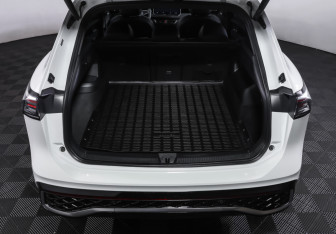 Подержанный автомобиль Volkswagen Tiguan 2024 года (9 фото)