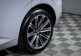 Подержанный автомобиль Changan UNI-K 2023 года (15 фото)