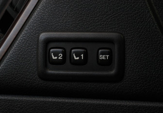 Подержанный автомобиль Toyota Land Cruiser Prado 2013 года (24 фото)