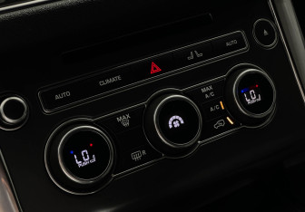 Подержанный автомобиль Land Rover Range Rover Sport 2016 года (17 фото)