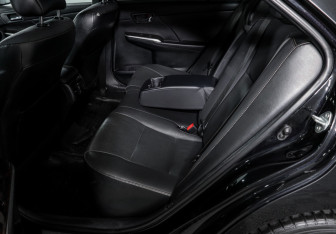 Подержанный автомобиль Toyota Camry Sedan 2015 года (10 фото)