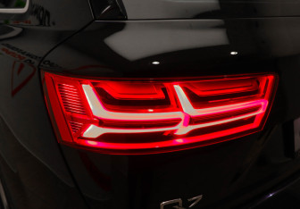 Подержанный автомобиль Audi Q7 2018 года (28 фото)