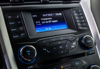 Подержанный автомобиль Ford Mondeo Sedan 2017 года (8 фото)