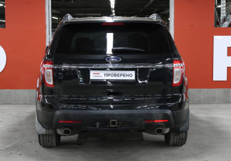 Подержанный автомобиль Ford Explorer 2011 года (6 фото)