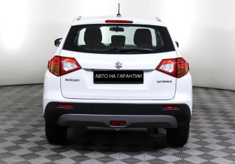 Подержанный автомобиль Suzuki Vitara 2017 года (6 фото)