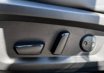 Подержанный автомобиль Mitsubishi Outlander 2023 года (17 фото)