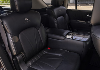 Подержанный автомобиль Infiniti QX56 2012 года (16 фото)