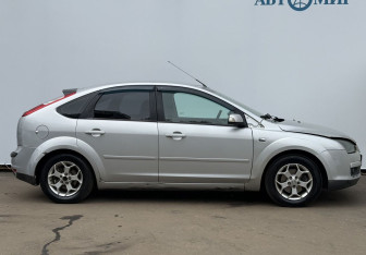 Подержанный автомобиль Ford Focus Hatchback 2007 года (4 фото)