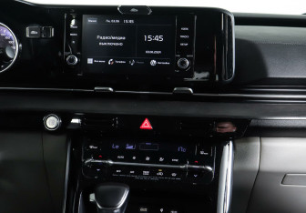 Подержанный автомобиль Kia Carnival 2021 года (14 фото)