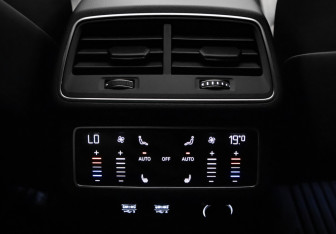 Подержанный автомобиль Audi A6 Sedan 2018 года (80 фото)