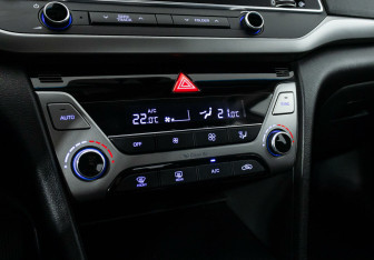 Подержанный автомобиль Hyundai Elantra Sedan 2017 года (13 фото)