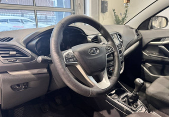 Подержанный автомобиль LADA (ВАЗ) Vesta Sedan 2018 года (9 фото)