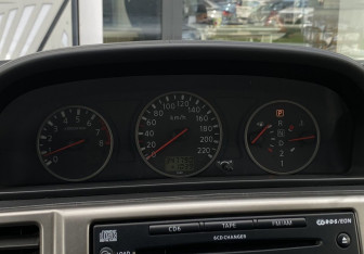 Подержанный автомобиль Nissan X-Trail 2005 года (25 фото)