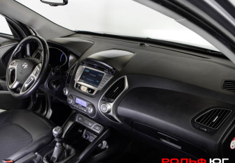 Подержанный автомобиль Hyundai ix35 2012 года (7 фото)