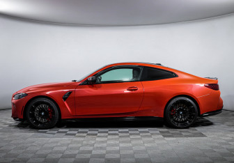 Подержанный автомобиль BMW M4 Coupe 2024 года (8 фото)