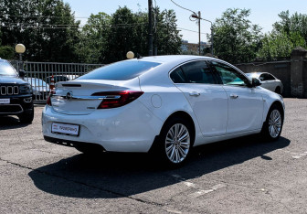 Подержанный автомобиль Opel Insignia Sedan 2014 года (9 фото)