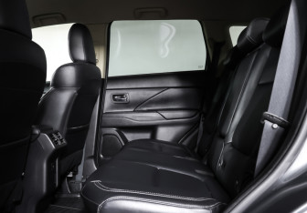 Подержанный автомобиль Mitsubishi Outlander 2019 года (12 фото)