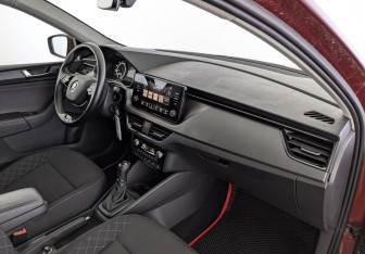 Подержанный автомобиль Skoda Rapid Liftback 2022 года (13 фото)