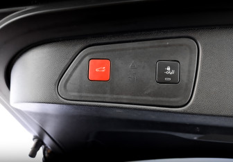 Подержанный автомобиль Peugeot 3008 2021 года (26 фото)