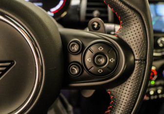 Подержанный автомобиль MINI Hatch 2021 года (10 фото)