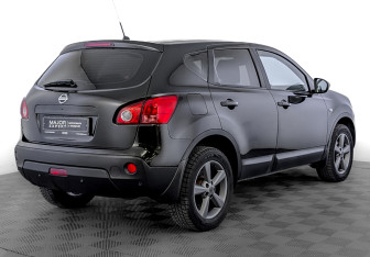 Подержанный автомобиль Nissan Qashqai 2008 года (5 фото)