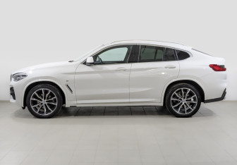 Подержанный автомобиль BMW X4 2020 года (8 фото)