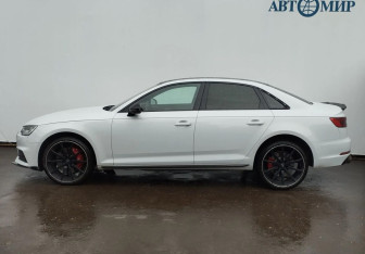 Подержанный автомобиль Audi A4 Sedan 2016 года (8 фото)