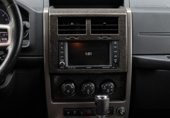 Подержанный автомобиль Jeep Cherokee 2011 года (11 фото)