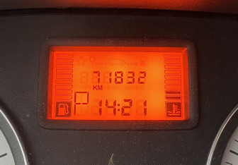 Подержанный автомобиль Renault Logan Sedan 2010 года (15 фото)