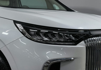 Подержанный автомобиль Voyah Dream 2025 года (23 фото)