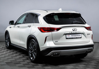 Подержанный автомобиль Infiniti QX50 2018 года (7 фото)
