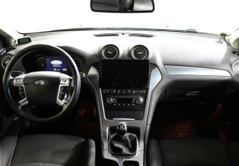 Подержанный автомобиль Ford Mondeo Sedan 2012 года (10 фото)