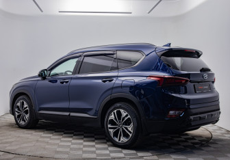 Подержанный автомобиль Hyundai Santa Fe 2019 года (3 фото)