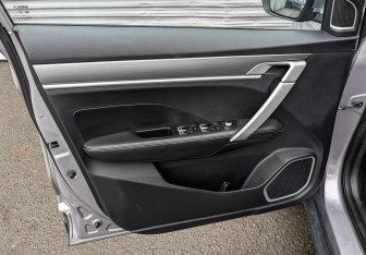 Подержанный автомобиль Geely Coolray 2022 года (19 фото)