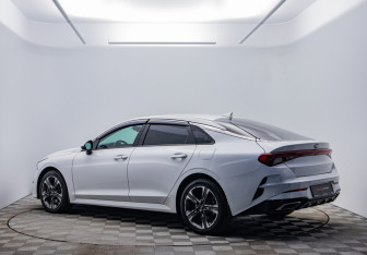 Подержанный автомобиль Kia K5 2021 года (7 фото)