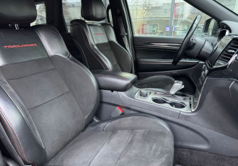 Подержанный автомобиль Jeep Grand Cherokee 2019 года (10 фото)