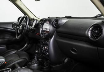 Подержанный автомобиль MINI Countryman 2013 года (13 фото)