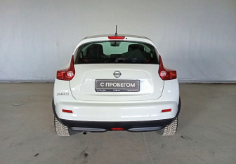 Подержанный автомобиль Nissan Juke 2014 года (5 фото)