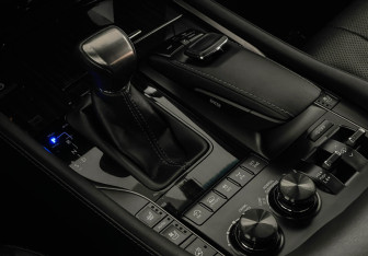 Подержанный автомобиль Lexus LX 2020 года (19 фото)