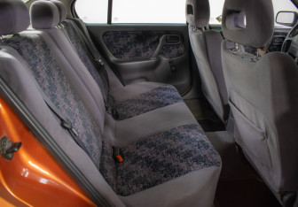 Подержанный автомобиль Nissan Primera Sedan 1996 года (10 фото)