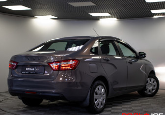Подержанный автомобиль LADA (ВАЗ) Vesta Sedan 2018 года (23 фото)